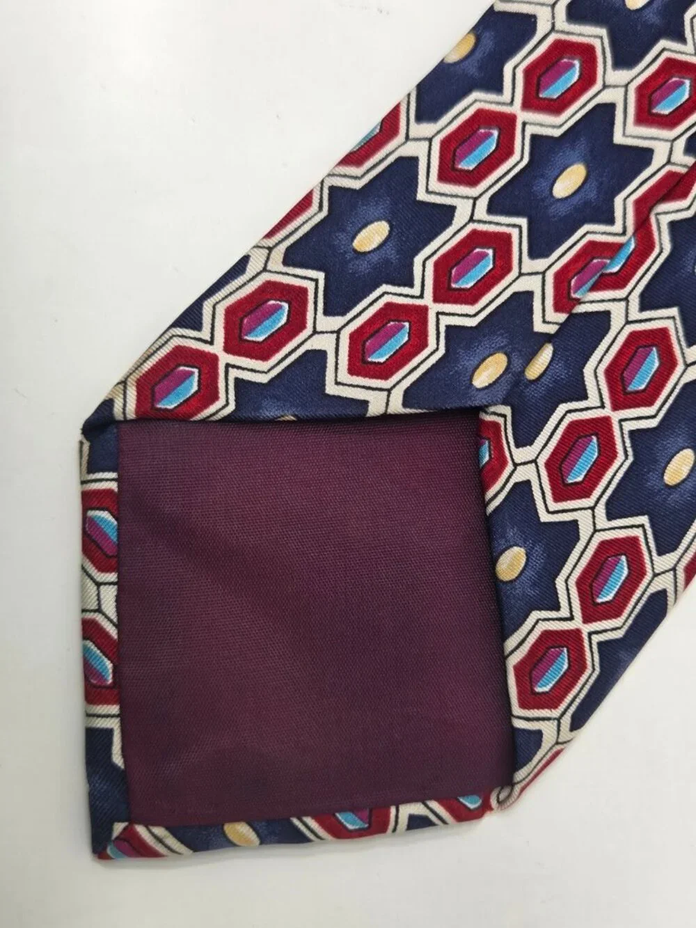 Vintage 100% Silk Necktie Blue Burgundy Geometric Hexagon Pattern Mens Tie